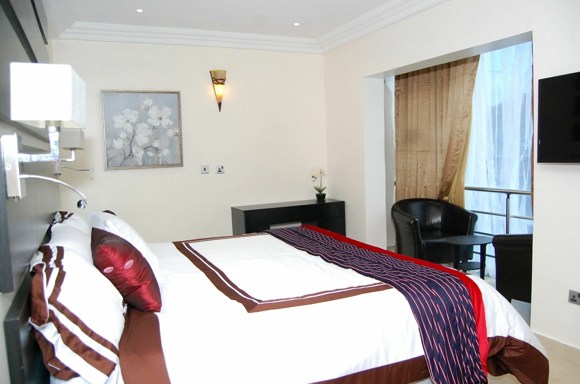 The Montrose Hotel Леки Екстериор снимка